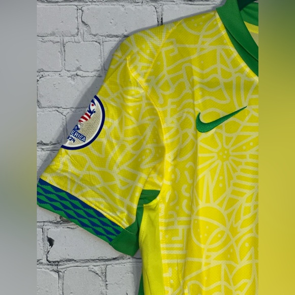 Brazil Copa América 2024 Soccer Jersey Vini Jr 7 Nike - Picture 3 of 10